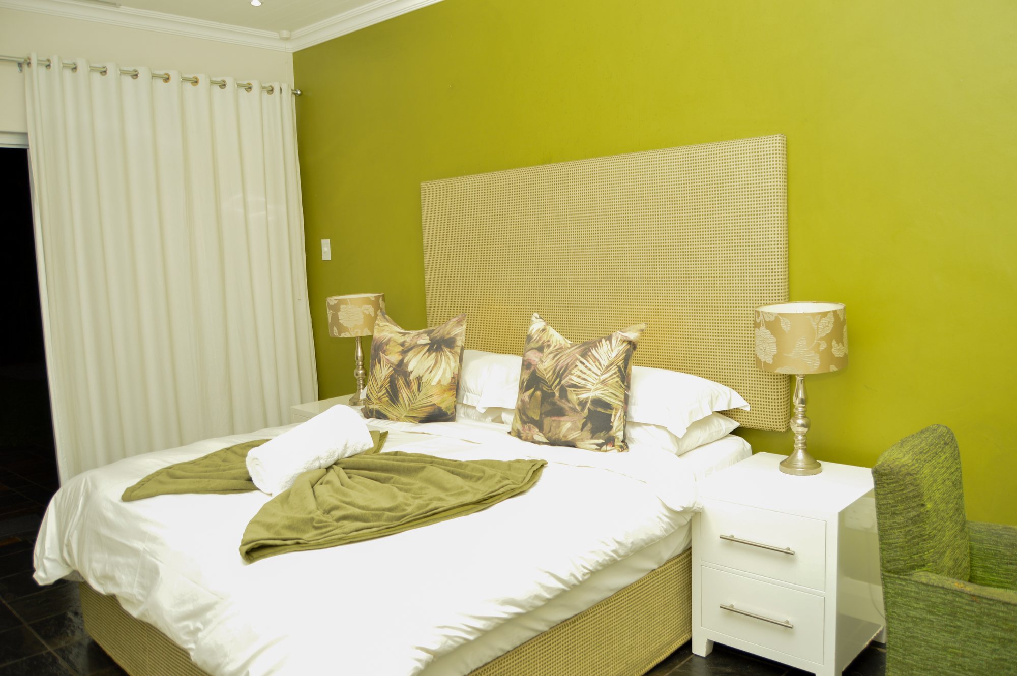 Room Three at Yellowwoods Bed & Breakfast, view 2